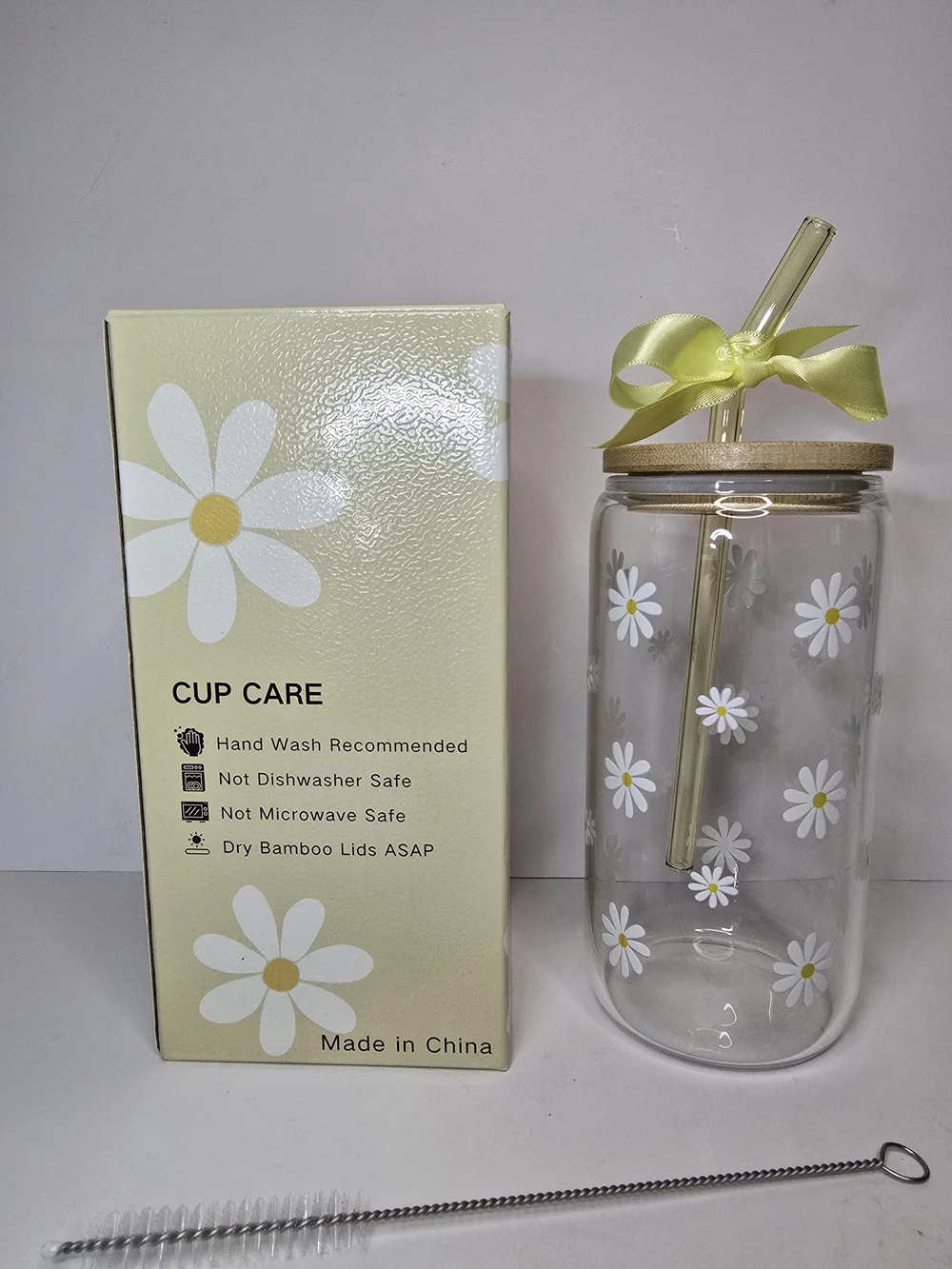 Glass Cups with Lid Straw, Daisy Coffee Cup Yellow Aesthetic Mug